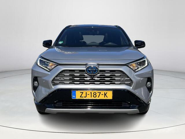 Toyota RAV4 2.5 Hybrid AWD Bi-Tone | Trekhaak | Panoramadak | JBL audio | Dode hoek waarschuwing |