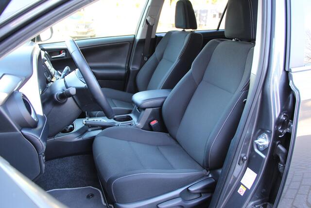 Toyota RAV4 2.5 Hybrid Style **NAVIGATIE/ PARKEERCAMERA/ 36 MAANDEN GARANTIE**