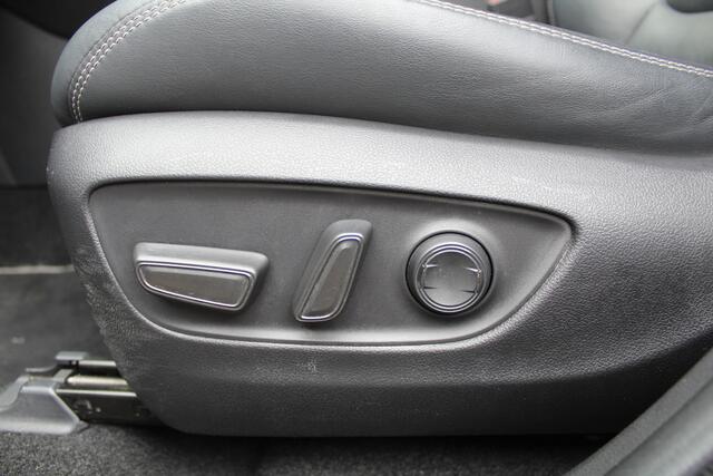 Toyota RAV4 2.5 Hybrid Style | Rijklaar | Trekhaak | Leder | Stoel-/stuurverw. | Apple/Android | LED | El. achterklep