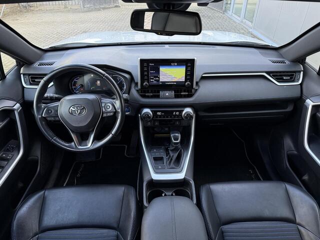 Toyota RAV4 2.5 Hybrid Bi-Tone **TREKHAAK/ NAVIGATIE/ APPLE CARPLAY/ KEYLESS/ STOELVERWARMING**