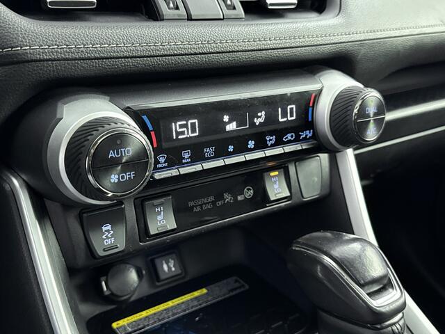 Toyota RAV4 2.5 Hybrid AWD Executive Limited | Elektrisch glazen panorama-dak | Parkeersensoren V+A | 360° Camera | Stoelverwarming |