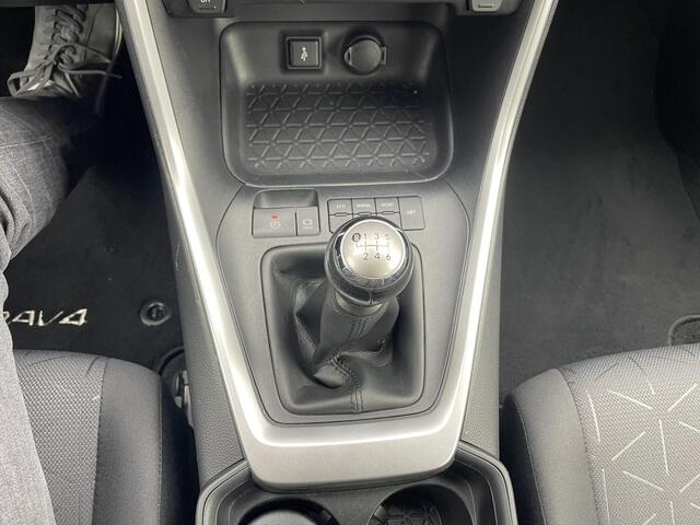 Toyota RAV4 2.0 VVT-iE Business | Benzine hangeschakeld | 2000 KG Trekgewicht | All Season Banden |