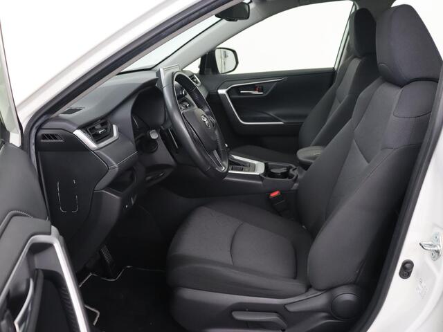 Toyota RAV4 2.5 Hybrid Business | Trekhaak | Adaptive cruise | Camera | Carplay | Digital Cockpit | Climate control | Parkeerhulp | Full LED