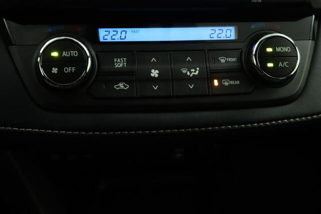 Toyota RAV4 2.5 Hybrid Black Edition | Adaptive Cruise Control | Achteruitrijcamera | Elektrische achterklep | Parkeersensoren | Navigatie |