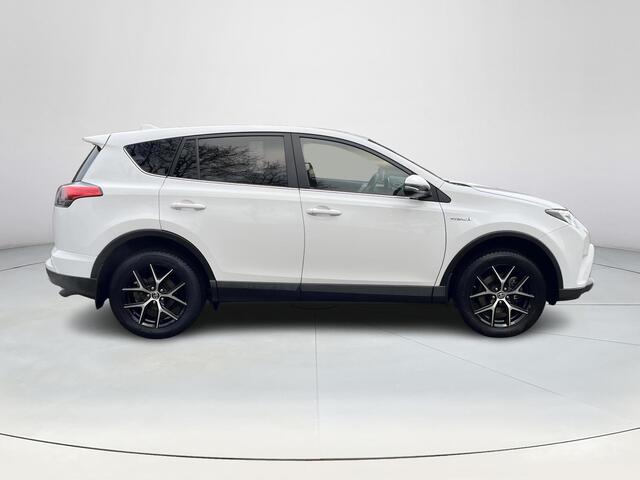 Toyota RAV4 2.5 Hybrid AWD Style | Navigatie | Stoelverwarming | Trekhaak | Electr. bestuurdersstoel | Keyless entry |