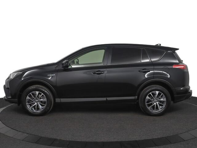 Toyota RAV4 2.5 Hybrid AWD Style | Stoelverwarming | Cruise control | Trekhaak 1650 kg. | Parkeersensoren | Elektrische Achterklep |