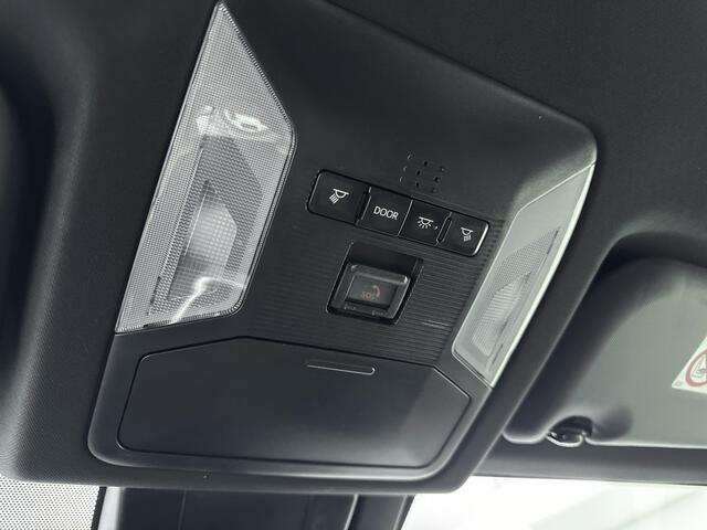 Toyota RAV4 2.5 Hybrid AWD Bi-Tone | Trekhaak | CarPlay/Android Auto | Camera |