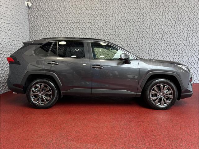 Toyota RAV4 2.5 Hybrid NIEUWE AUTO CAMERA ELEK.KLEP NAVI CAMERA 18''LMV ADAP.CRUISE ELEK.STOEL STUUR STOELVERW ?2025?