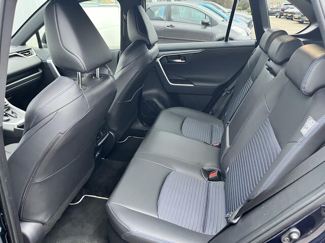 Toyota RAV4 2.5 Hybrid AWD Bi-Tone Pano Dak Stoelverwarming Carplay PDC