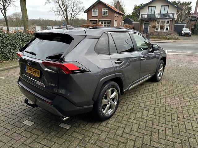 Toyota RAV4 2.5 Hybrid Style 1e eigenaar / dealeronderhouden / slechts 10.691 km!! / auto is als nieuw / origineel Nederlandse auto / Toyota 10 jaar garantie-programma / Toyota pechhulppas / Trekhaak