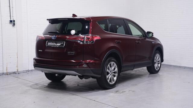 Toyota RAV4 Hybrid business edition Cruise-controle ECC led-verlichting Navi key-less go en start electrische achterklep stoel-stuur verwarming lane-assist private-glas camera boekjes aanwezig PDC v+a