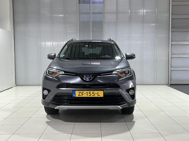 Toyota RAV4 2.5 Hybrid AWD Executive | Trekhaak | BSM| Leer | All season banden | Dealer onderhouden |