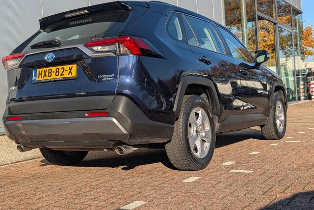 Toyota RAV4 2.5 Hybrid AWD Active |El. achterklep|Apple Carplay/Android auto|LMV|1650 kg Trekgewicht