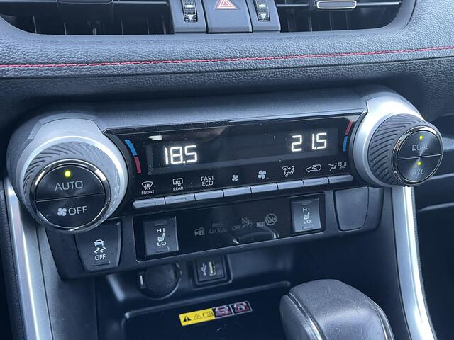 Toyota RAV4 2.5 Plug-in Hybrid AWD Style Innovation | Bearlock | Trekhaak | Schuifdak | JBL | HUD