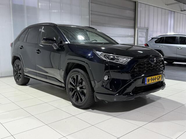 Toyota RAV4 2.5 Hybrid AWD Black Edition | Trekhaak met afneembare kogel | All season banden | Side Skirts |