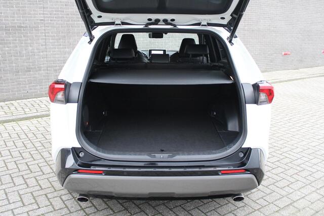 Toyota RAV4 2.5 Hybrid Bi-Tone JBL AUDIO, Automaat, Elektr. Achterklep, Stoelverw., Dodehoek detectie, Keyless Entry/Start, Navigatie, Achteruitrijcamera, Cruise/Climate Control