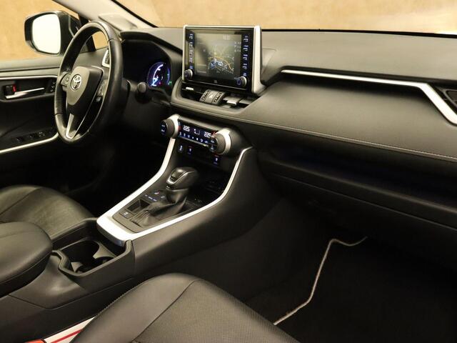 Toyota RAV4 2.5 Hybrid First Edition - PANORAMADAK - LEDEREN BEKLEDING - PARKEERSENSOREN VOOR EN ACHTER - 360 GRADEN CAMERA - STOEL VENTILATIE EN VERWARMING - STUURVERWARMING - ELEKTRISCHE ACHTERKLEP - JBL GELUIDSINSTALLATIE