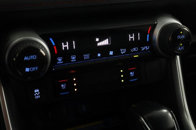 Toyota RAV4 2.5 Plug-in Hybrid AWD Bi-Tone Plus | 1500KG Trekgewicht | Luxe uitvoering | 360 camera |