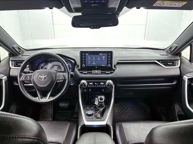 Toyota RAV4 2.5 Hybrid AWD Bi-Tone | JBL | 1.650 KG Trekgewicht | Stoelverwarming | Apple Carplay / Android Auto | Navigatie |