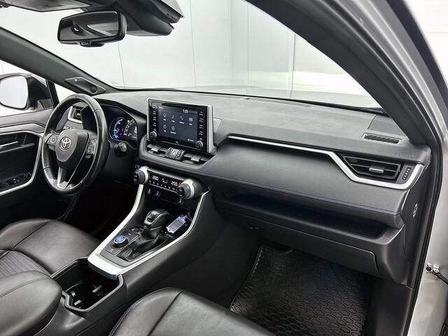 Toyota RAV4 2.5 Hybrid AWD Bi-Tone | JBL | 1.650 KG Trekgewicht | Stoelverwarming | Apple Carplay / Android Auto | Navigatie |