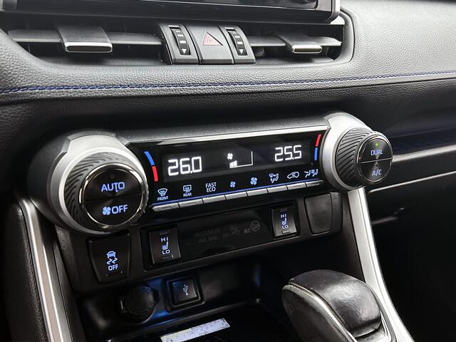 Toyota RAV4 2.5 Hybrid AWD Bi-Tone | JBL | 1.650 KG Trekgewicht | Stoelverwarming | Apple Carplay / Android Auto | Navigatie |