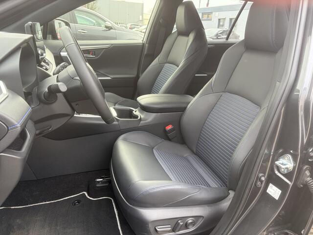 Toyota RAV4 2.5 Hybrid AWD Style Bi-Tone Stoel Stuur Ruit Verwarming PDC Navi Carplay