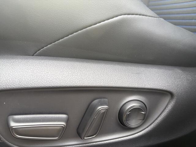 Toyota RAV4 2.5 Hybrid AWD Style Bi-Tone Stoel Stuur Ruit Verwarming PDC Navi Carplay