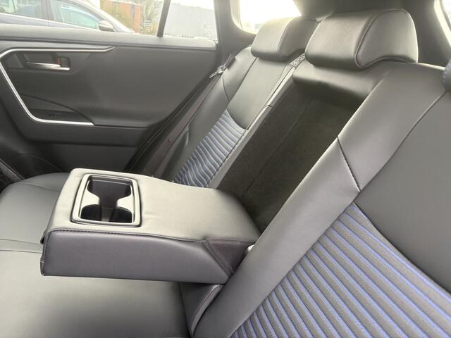 Toyota RAV4 2.5 Hybrid AWD Style Bi-Tone Stoel Stuur Ruit Verwarming PDC Navi Carplay