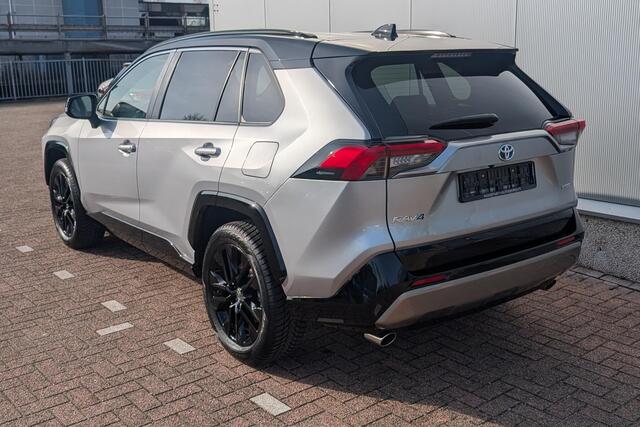 Toyota RAV4 AWD Bi-tone Stoel & Stuurwielverwarming, Parkeersensoren rondom, Elektrisch verstelbare bestuurdersstoel