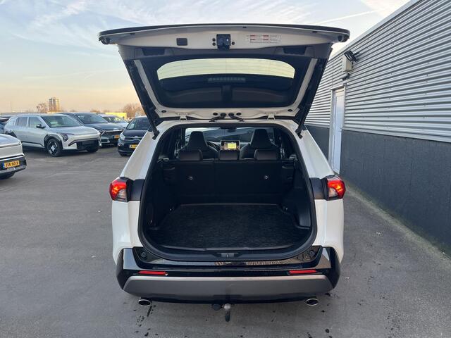 Toyota RAV4 2.5 Hybrid AWD Bi-Tone edition Trekhaak, Schuif/kanteldak, Dodehoekdetectie, Stoelverwarming, JBL, Navigatie