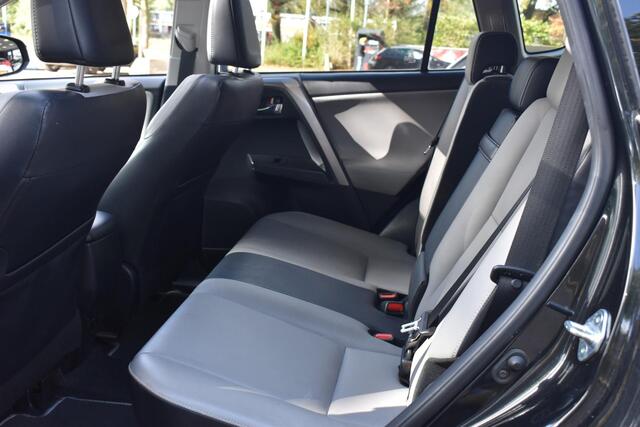 Toyota RAV4 2.5 Hybrid AWD Executive Schuifdak | Leder | Rondomzicht Camera | 1.650KG trekgewicht | Navigatie | 12 mnd BOVAG garantie | Whatsapp 06-53188999