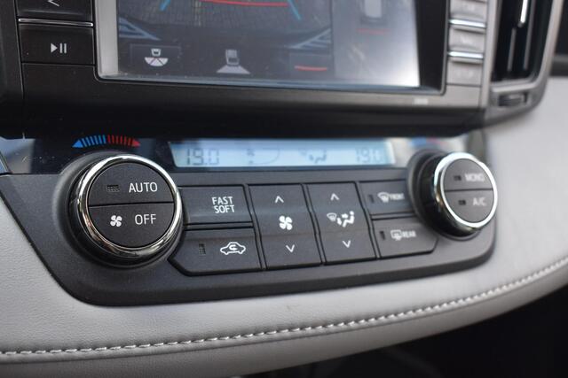 Toyota RAV4 2.5 Hybrid AWD Executive Schuifdak | Leder | Rondomzicht Camera | 1.650KG trekgewicht | Navigatie | 12 mnd BOVAG garantie | Whatsapp 06-53188999