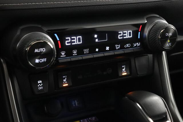 Toyota RAV4 2.5 Plug-in Hybrid AWD GR SPORT | Apple Carplay/Android Auto | Trekhaak | Panorama dak | Stoel/Stuurverwarming | 360Camera | Elektrische Voorstoelen |