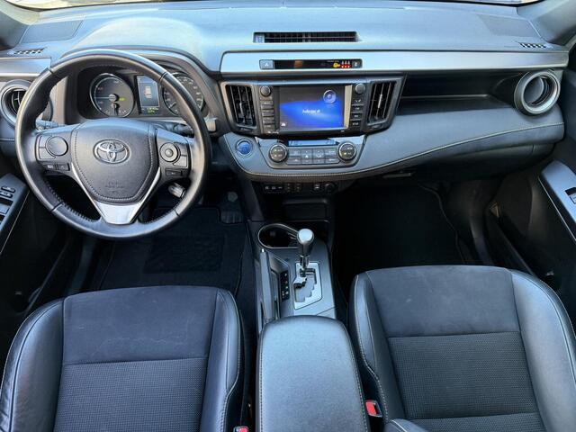 Toyota RAV4 2.5 Hybrid Style / Automaat / Trekhaak / Navigatie / Adaptieve Cruise Control / Climate Control / Camera / Bluetooth / Stoelverwarming /