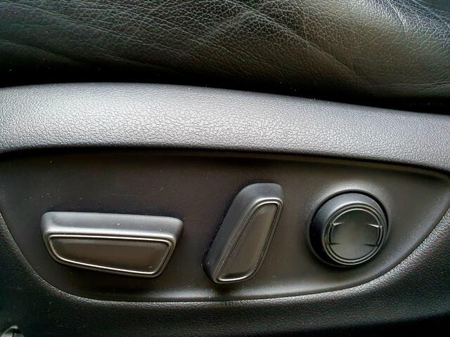 Toyota RAV4 2.5 Hybrid Bi-Tone Collection All-in prijs!