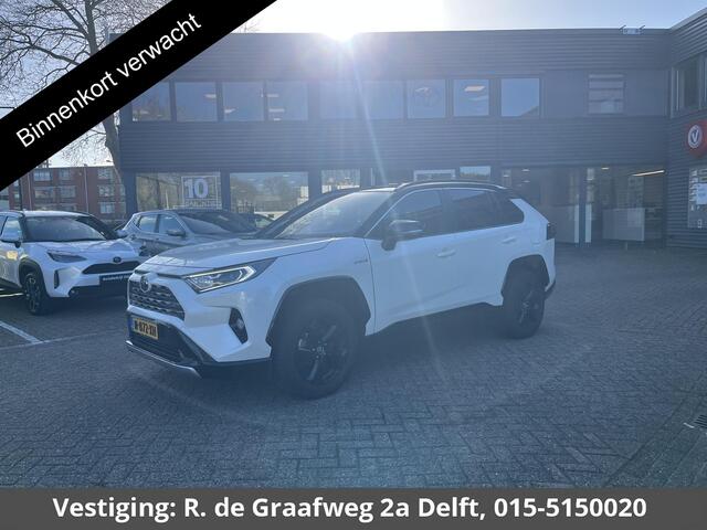 Toyota RAV4 2.5 Hybrid AWD Bi-Tone | 1650 KG trekgewicht | Trekhaak | Parkeersensoren | Apple Carplay & AndroidAUTO | Adapt.Cruise Control |