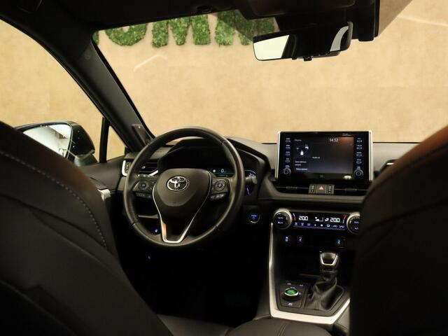 Toyota RAV4 2.5 Hybrid AWD Black Edition - ELEKTRISCHE ACHTERKLEP - KEYLESS ENTRY/START - VOORRUITVERWARMING - STOEL/STUURVERWARMING - APPLE CARPLAY/ANDROID AUTO - CLIMATE CONTROL - ADAPTIEVE CRUISE CONTROL - AFNEEMBARE TREKHAAK (1650KG GEREMD) - 4 WIELAANDRIJVING
