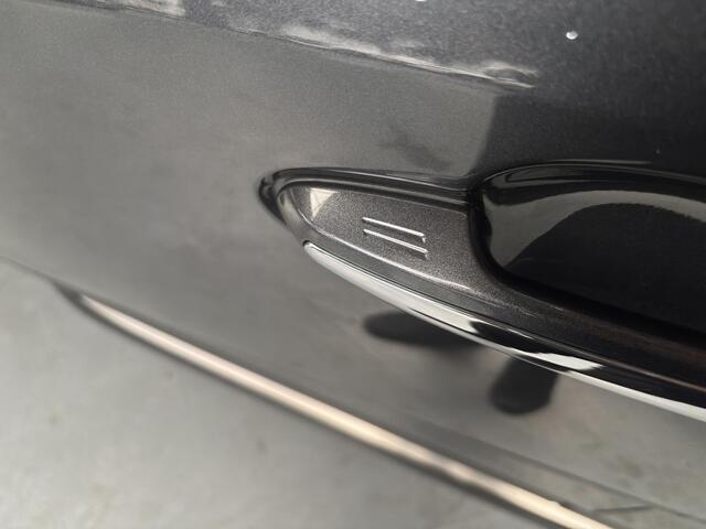 Toyota RAV4 2.5 Hybrid AWD Executive met panodak, Trekhaak, treeplanken, full option!