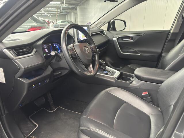 Toyota RAV4 2.5 Hybrid AWD Executive met panodak, Trekhaak, treeplanken, full option!