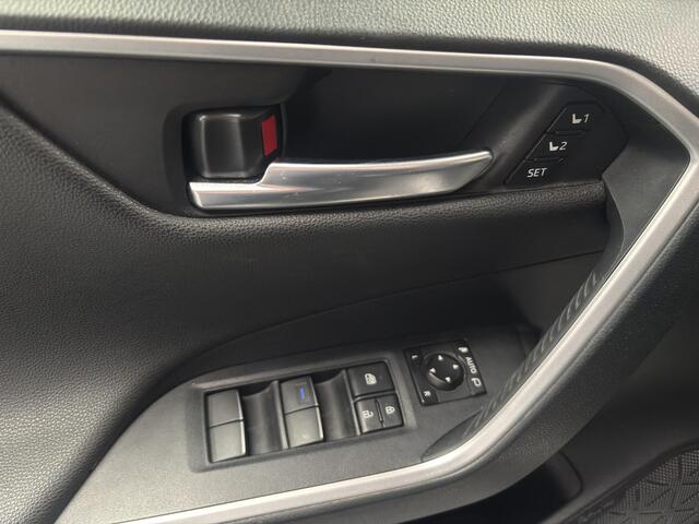 Toyota RAV4 2.5 Hybrid AWD Executive met panodak, Trekhaak, treeplanken, full option!