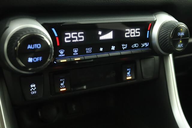 Toyota RAV4 2.5 Hybrid Dynamic | Adaptive Cruise Control | Achteruitrijcamera | Stoelverwarming | Trekhaak | Apple Carplay | Android Auto |