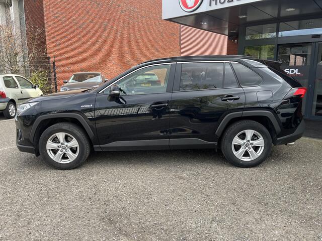 Toyota RAV4 2.5 Hybrid Business Plus // TREKHAAK // ADAPT. CRUISE // ELEK. ACHTERKLEP + STOEL // LEDER // STUUR+STOELVERWARMING // CAMERA //
