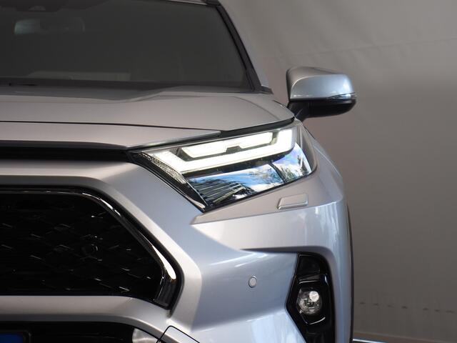 Toyota RAV4 2.5 Plug-in Hybrid AWD Style | Botsherkenning | Adaptive Cruise Control | Achteruitrijcamera | Apple CarPlay/ Android Auto | Stoelverwarming | Carkit | Inc. 220v Laadkabel
