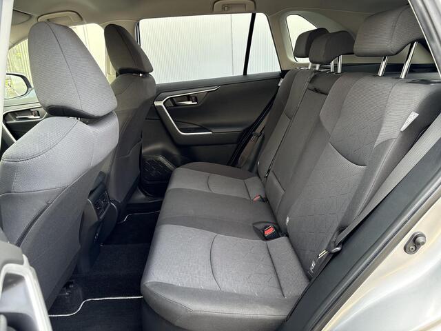 Toyota RAV4 2.5 Hybrid Dynamic Ultimate **STUURVERWARMING/ DODEHOEK DETECTIE/ DIGITALE BINNENSPIEGEL**