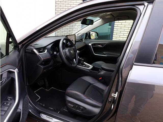 Toyota RAV4 2.5 Hybrid AWD Adventure | JBL Audio | El. Achterklep | Leder