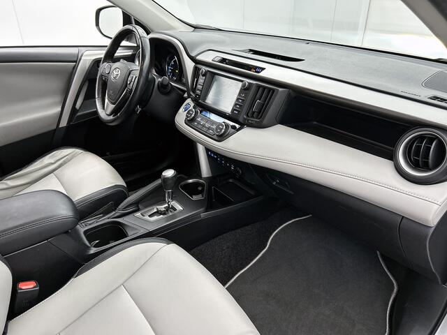 Toyota RAV4 2.5 Hybrid AWD Executive | Trekhaak | Panoramadak | Stoelverwarming | elektrische achterklep | Onderweg-naar-dealer
