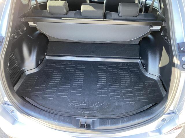 Toyota RAV4 2.5 Hybrid Black Edition Parkeersensoren v&a, achteruitrij camera, elektr. achterklep, keyless, adaptieve cruise control, automaat!