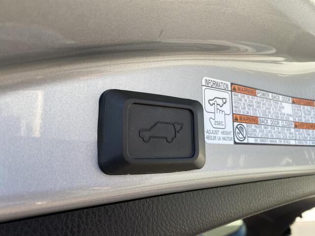 Toyota RAV4 2.5 Hybrid Black Edition Parkeersensoren v&a, achteruitrij camera, elektr. achterklep, keyless, adaptieve cruise control, automaat!
