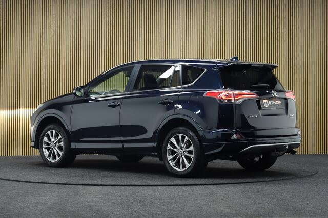 Toyota RAV4 2.0 VVT-i AWD Executive | Elek. Glazen Schuifdak | Afneembare Trekhaak | 360° Camera | Cruise-control | Clima | Navigatie | Stoelverwarming | Parkeersensoren V+A | Lederen Bekleding | Keyless | Dodehoekdetectie