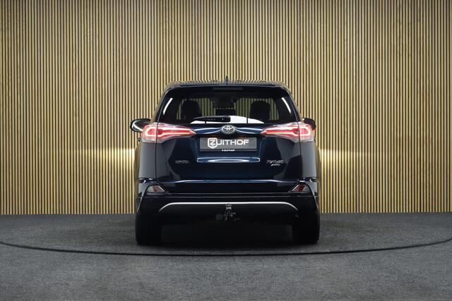 Toyota RAV4 2.0 VVT-i AWD Executive | Elek. Glazen Schuifdak | Afneembare Trekhaak | 360° Camera | Cruise-control | Clima | Navigatie | Stoelverwarming | Parkeersensoren V+A | Lederen Bekleding | Keyless | Dodehoekdetectie